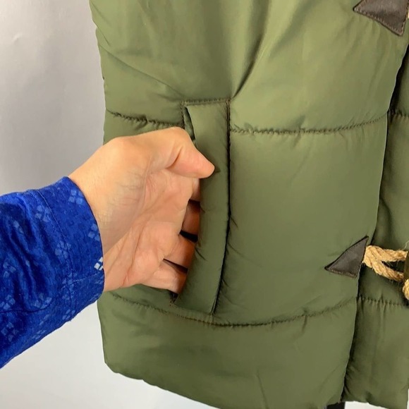 Legendary Military Green Puffer Vest w/ Toggle Buttons - Picture 3 of 12